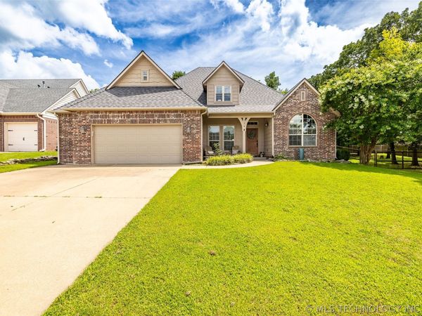 734 W 39th Street , Sand Springs, OK 74063
