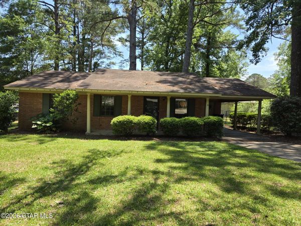 66 E Cedar Avenue, Eupora, MS 39744