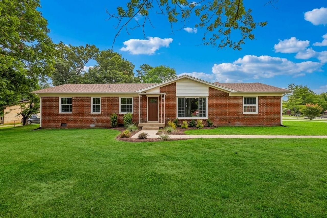 213 Andrew Dr, Clarksville, TN 37042 Main Photo
