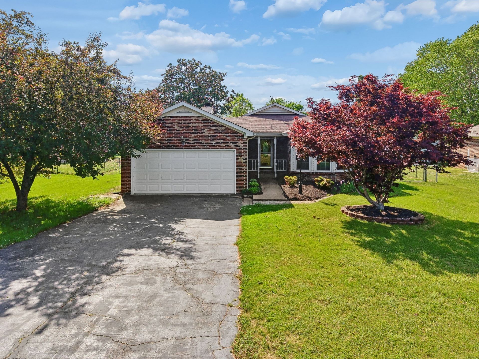 1646 Lillian Cir, Columbia, TN 38401 Main Photo