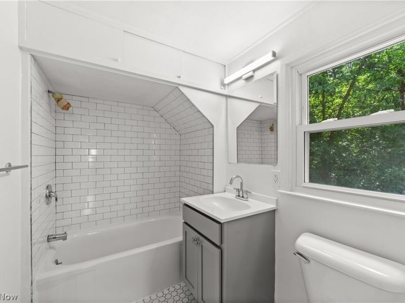 6444 Wilson Mills Road, Mayfield Village, OH 44143 Photo 14