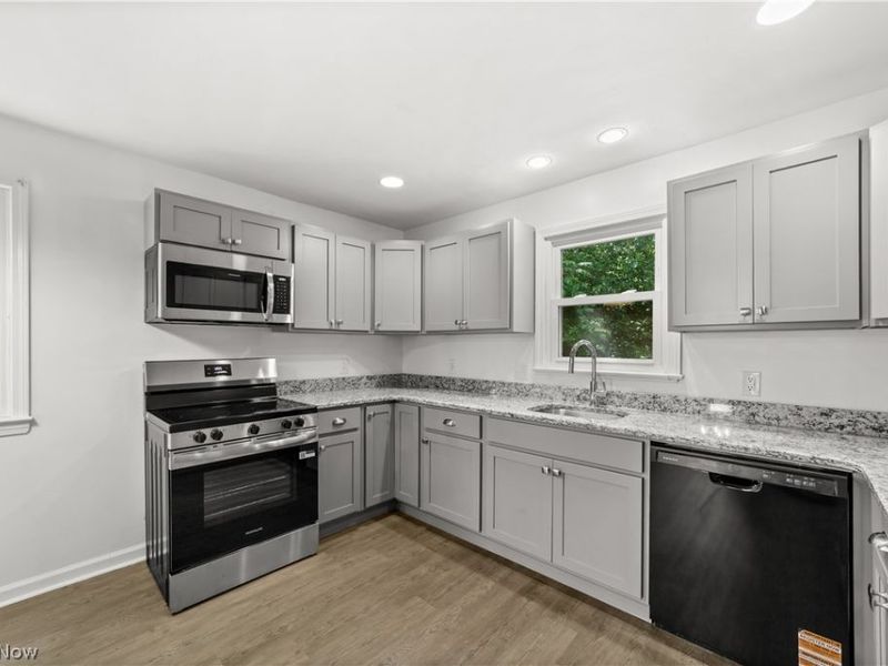 6444 Wilson Mills Road, Mayfield Village, OH 44143 Photo 33