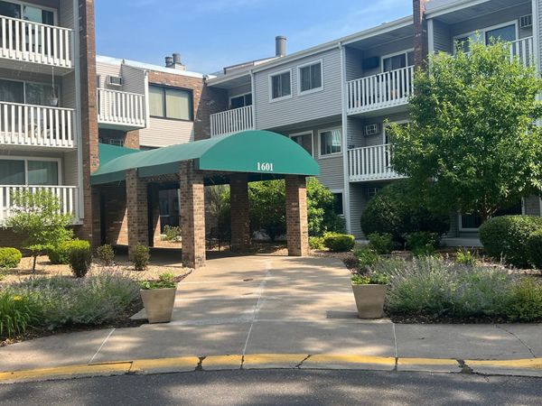 1601 N Innsbruck Drive, Unit 215NE, Fridley, MN 55432