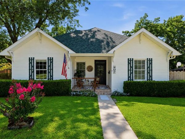407 NW B Street , Bentonville, AR 72712