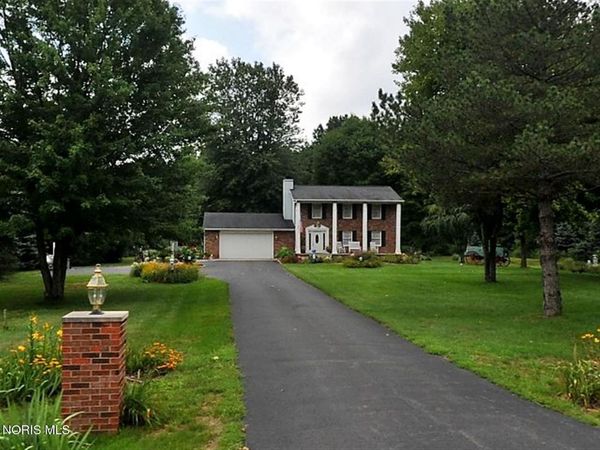 9753 Old State Line Road , Holland, OH 43528