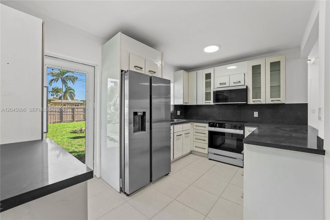 1201 NW 10th Pl , Fort Lauderdale, FL 33311 Photo