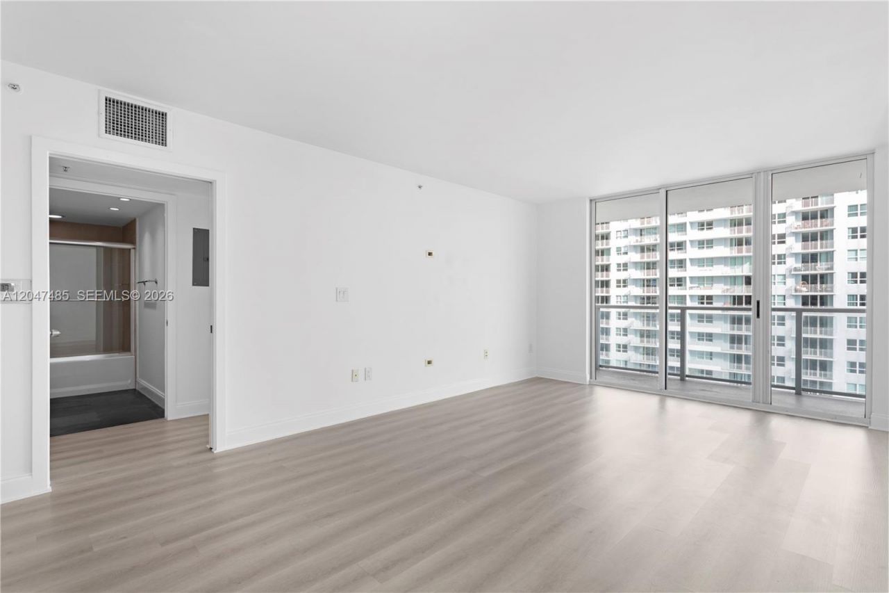 1155 Brickell Bay Dr, Unit 2206, Miami, FL 33131 Photo