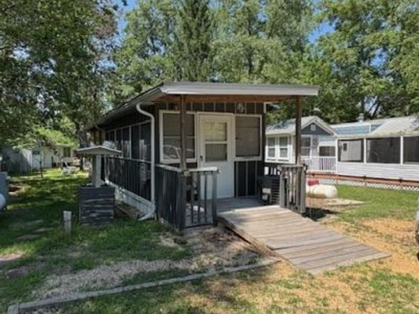 8/19 Woodhaven , Sublette, IL 61367