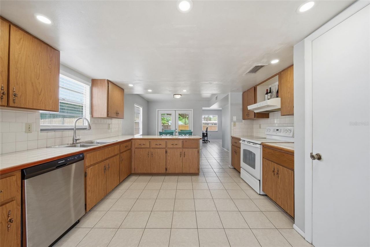 5315 9th Avenue Drive W, Bradenton, FL 34209 Photo