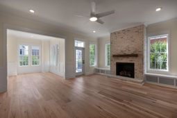 982 Farrow Pkwy. photo 4