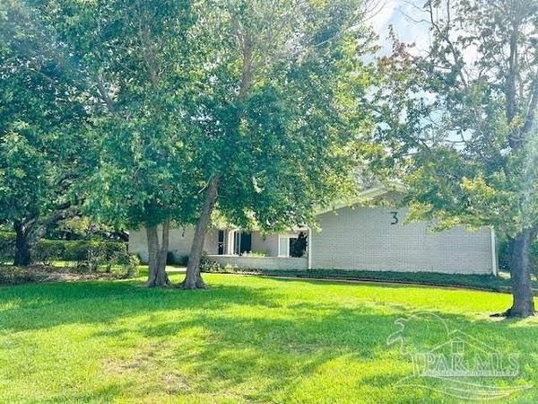 3 Navaho Dr, Pensacola, FL 32507