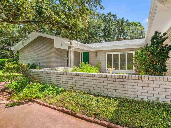 3 Navaho Dr, Pensacola, FL 32507