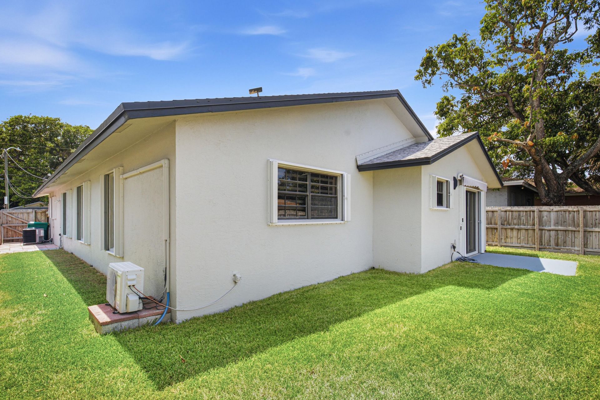 110 NW 6th Avenue, Dania Beach, FL 33004 Photo