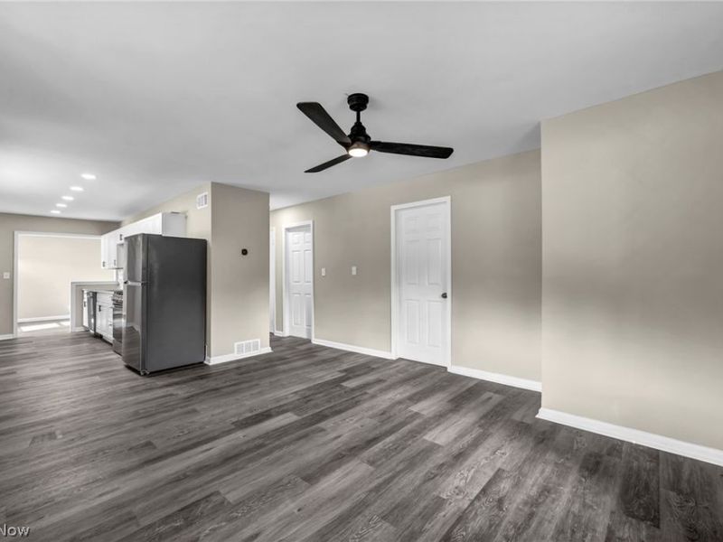 12215 National Drive, Grafton, OH 44044 Photo 12
