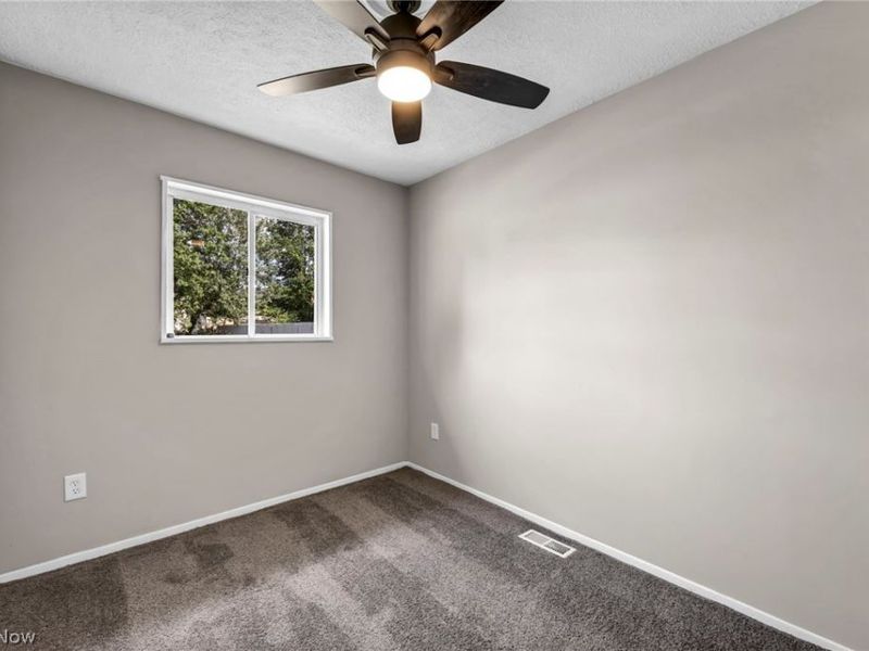 12215 National Drive, Grafton, OH 44044 Photo 26