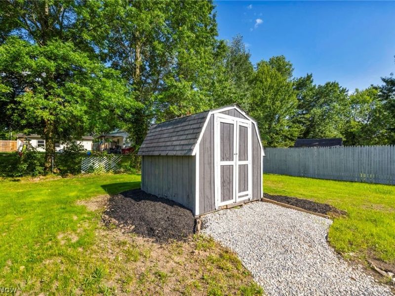 12215 National Drive, Grafton, OH 44044 Photo 37