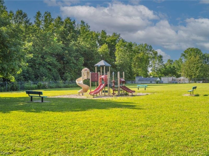 12215 National Drive, Grafton, OH 44044 Photo 40