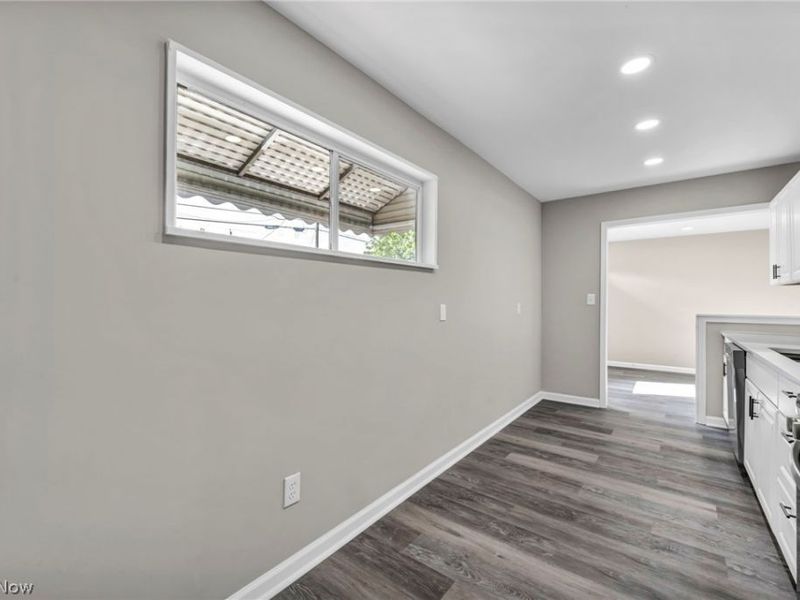 12215 National Drive, Grafton, OH 44044 Photo 9