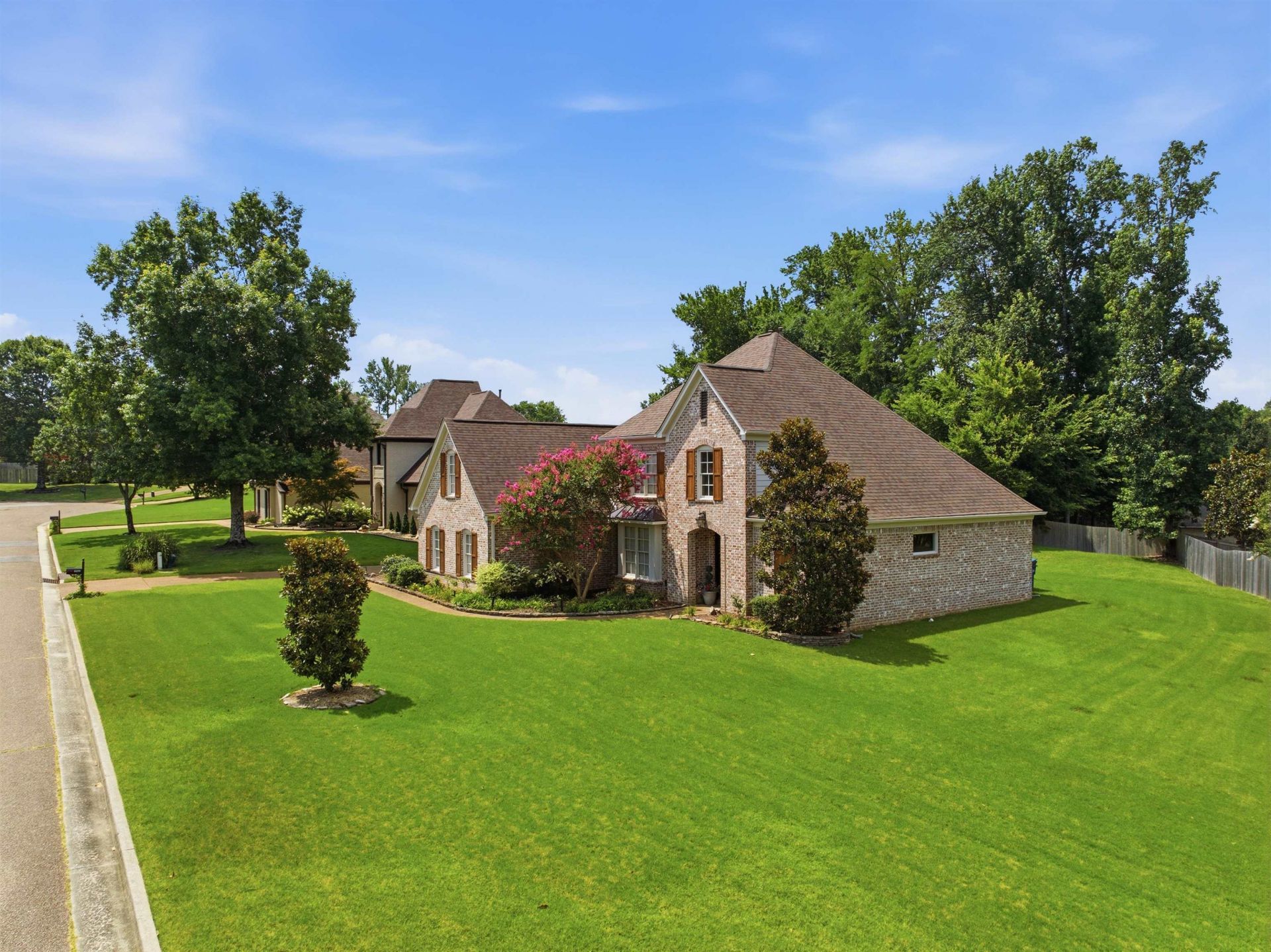 10259 E HERONS NEST CV E Lakeland, TN 38002