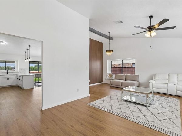 2217 Sharpshire Lane, Arlington, TX 76014