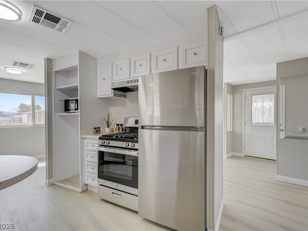 3652 Katmai Drive, Las Vegas, NV 89122