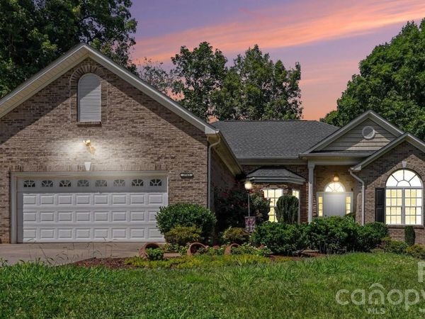 3563 Wandering Lane NE, Unit 33, Hickory, NC 28601
