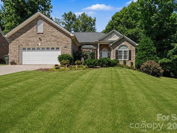 3563 Wandering Lane NE, Unit 33, Hickory, NC 28601