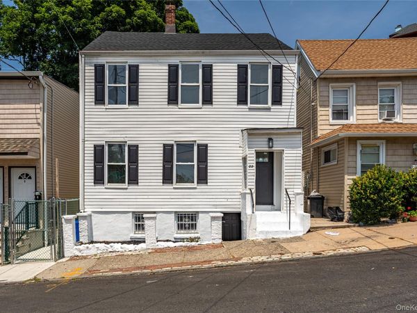 22 Grove Street , Staten Island, NY 10304