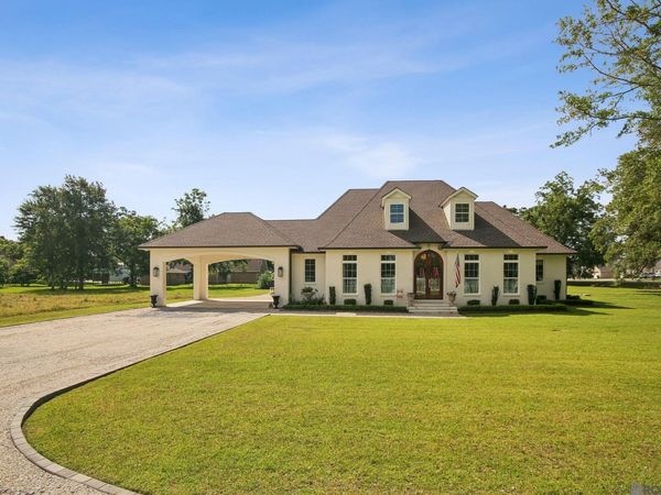 3431 E St Bernard Highway, Meraux, LA 70075