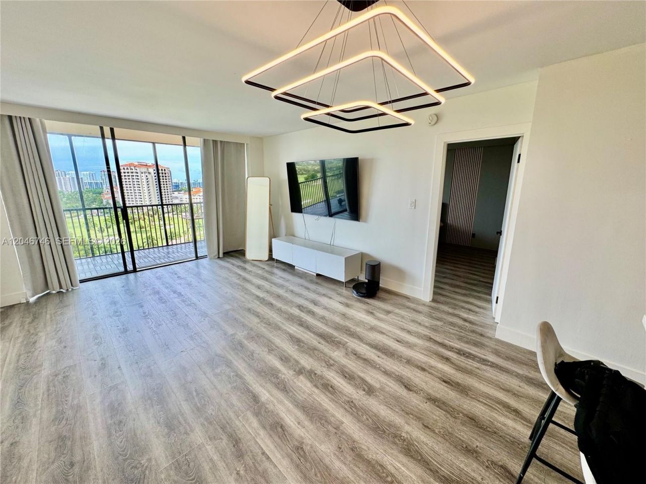 20379 W Country Club Dr , Unit 1537, Aventura, FL 33180 Photo