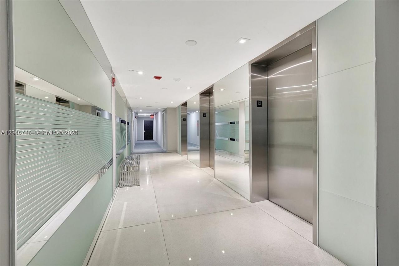 20379 W Country Club Dr , Unit 1537, Aventura, FL 33180 Photo