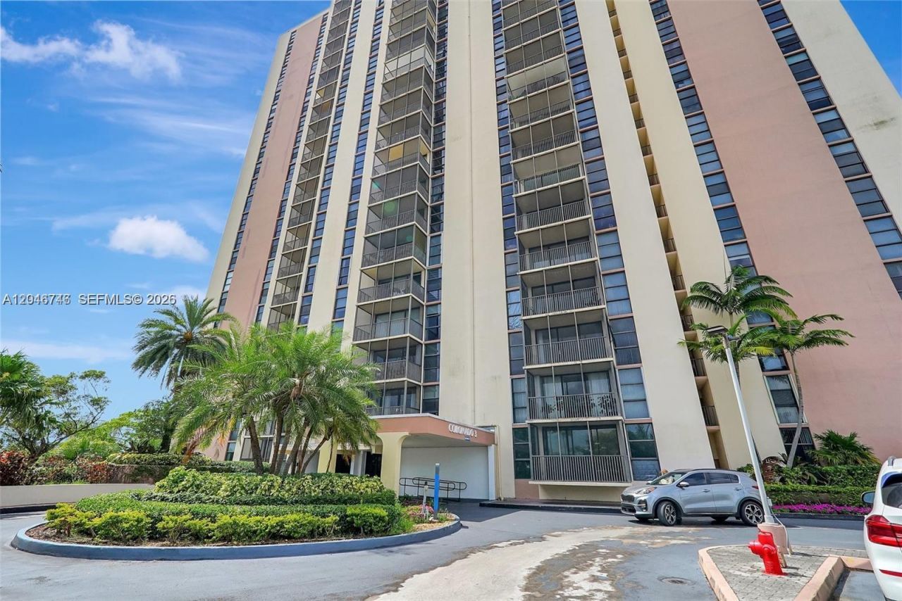 20379 W Country Club Dr , Unit 1537, Aventura, FL 33180 Photo