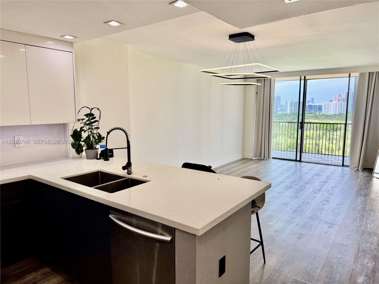 20379 W Country Club Dr , Unit 1537, Aventura, FL 33180 Photo