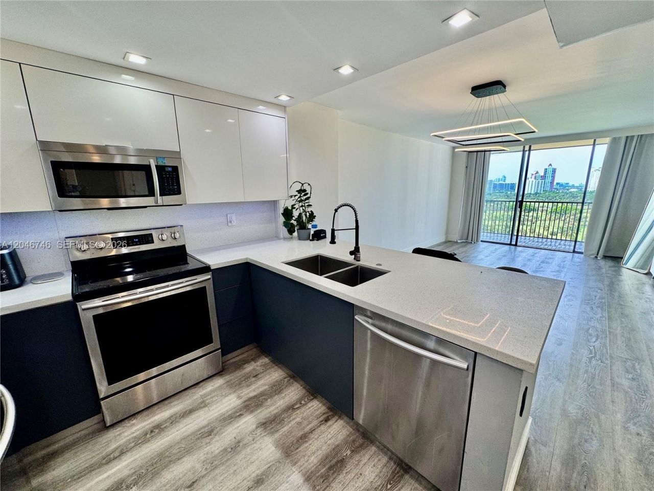 20379 W Country Club Dr , Unit 1537, Aventura, FL 33180 Photo