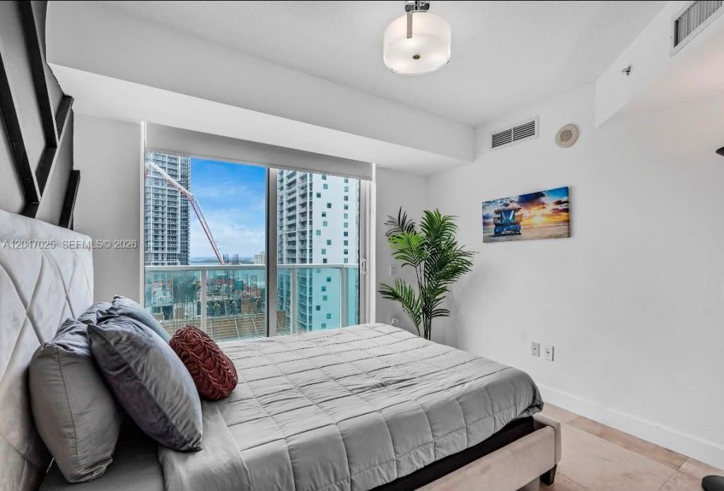 41 SE 5th St , Unit 1702, Miami, FL 33131 Photo