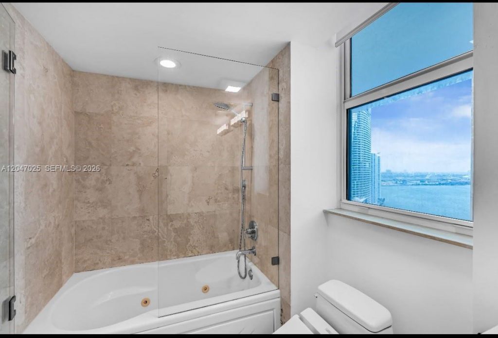 41 SE 5th St , Unit 1702, Miami, FL 33131 Photo