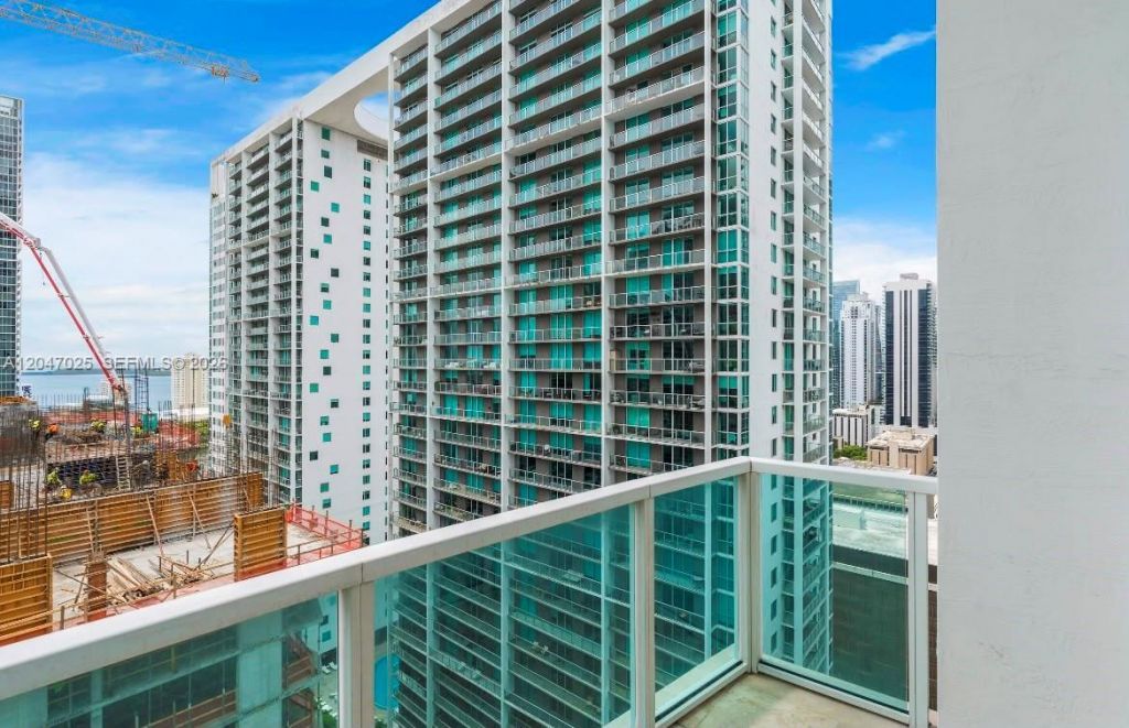 41 SE 5th St , Unit 1702, Miami, FL 33131 Photo