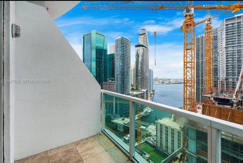 41 SE 5th St , Unit 1702, Miami, FL 33131 Photo