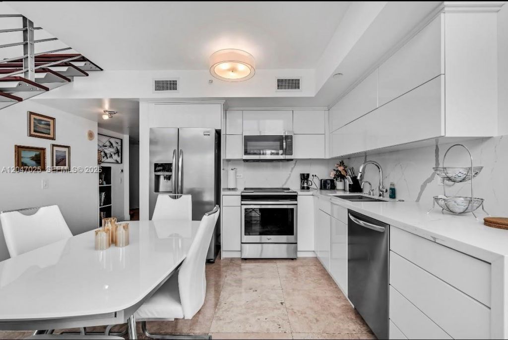 41 SE 5th St , Unit 1702, Miami, FL 33131 Photo