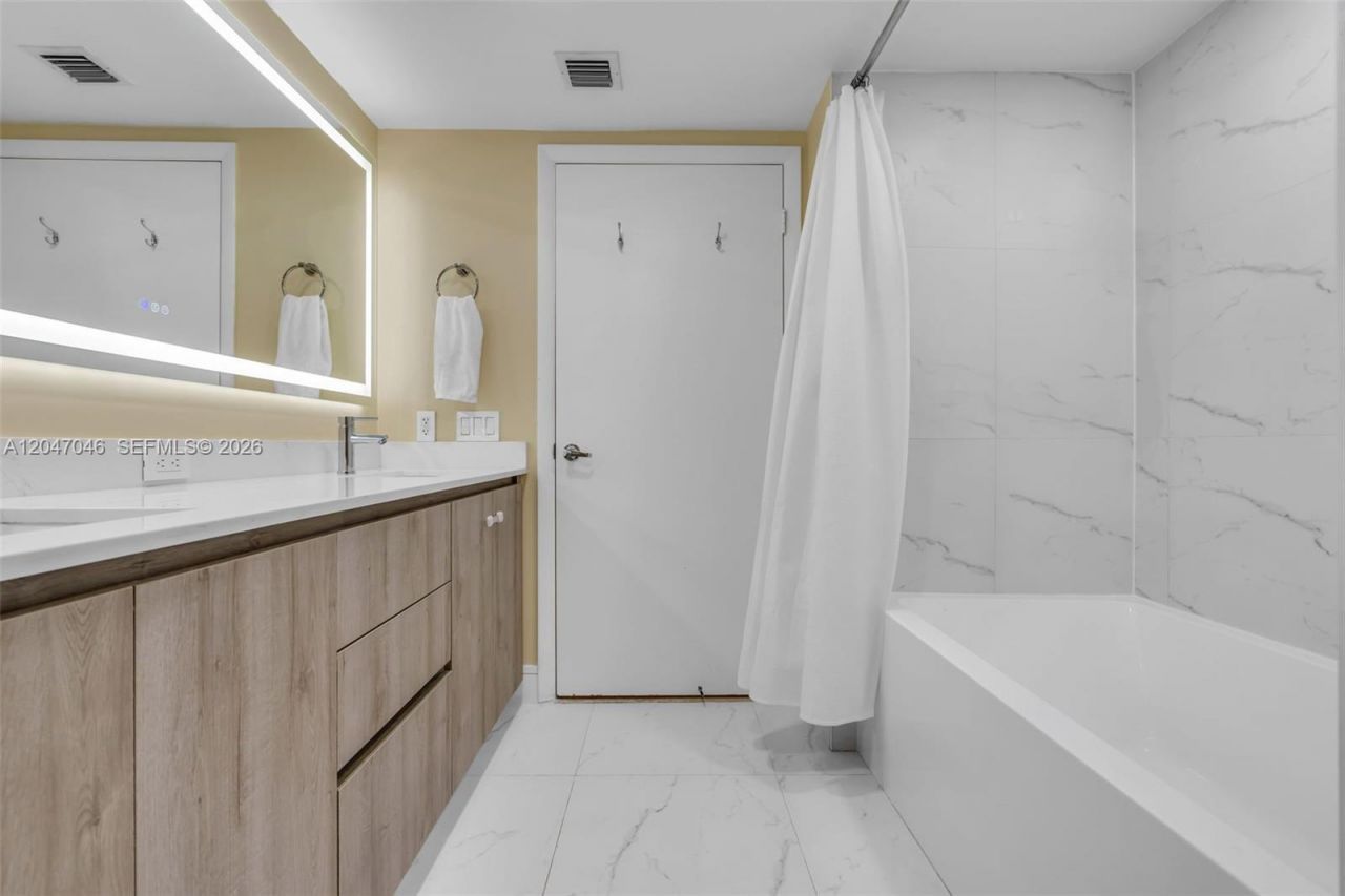 41 SE 5th St , Unit 908, Miami, FL 33131 Photo