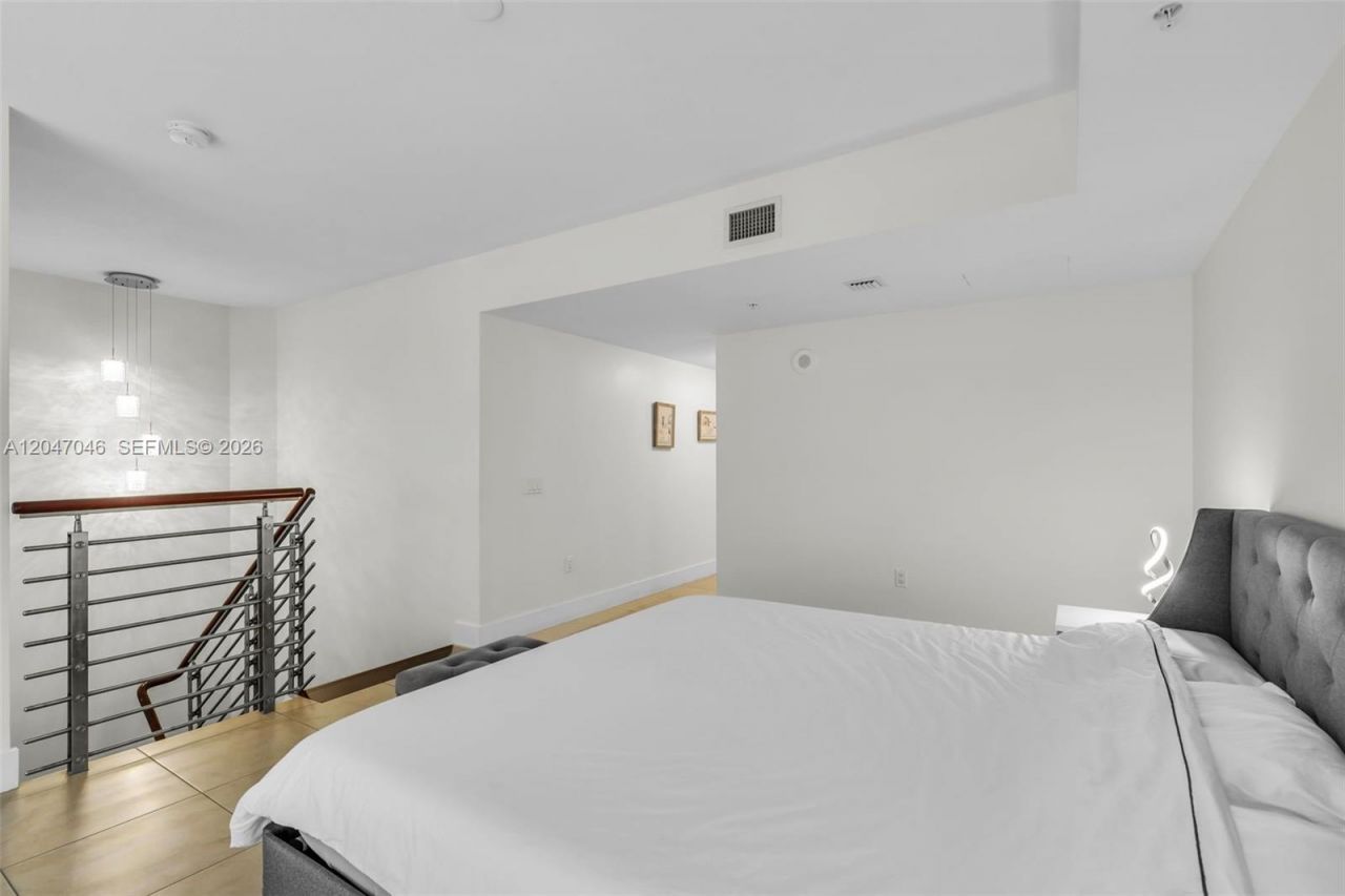 41 SE 5th St, Unit 908, Miami, FL 33131 Photo