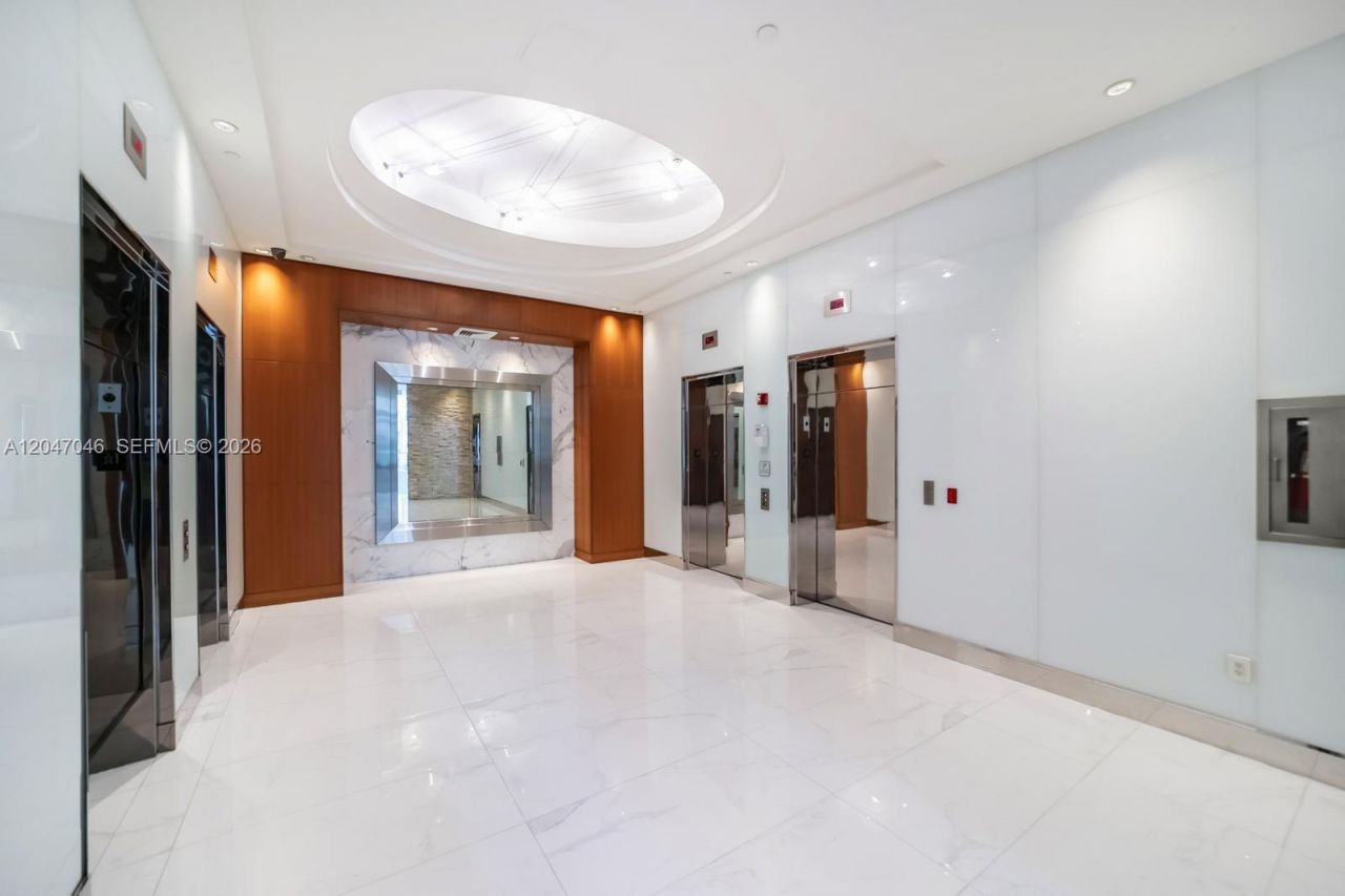41 SE 5th St, Unit 908, Miami, FL 33131 Photo