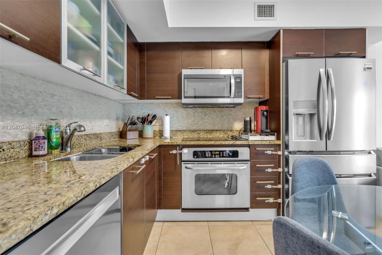 41 SE 5th St, Unit 908, Miami, FL 33131 Photo