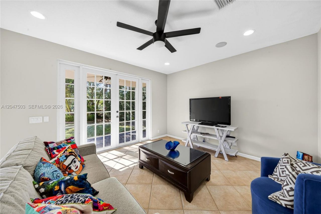 1325 Chenille Cir , Weston, FL 33327 Photo
