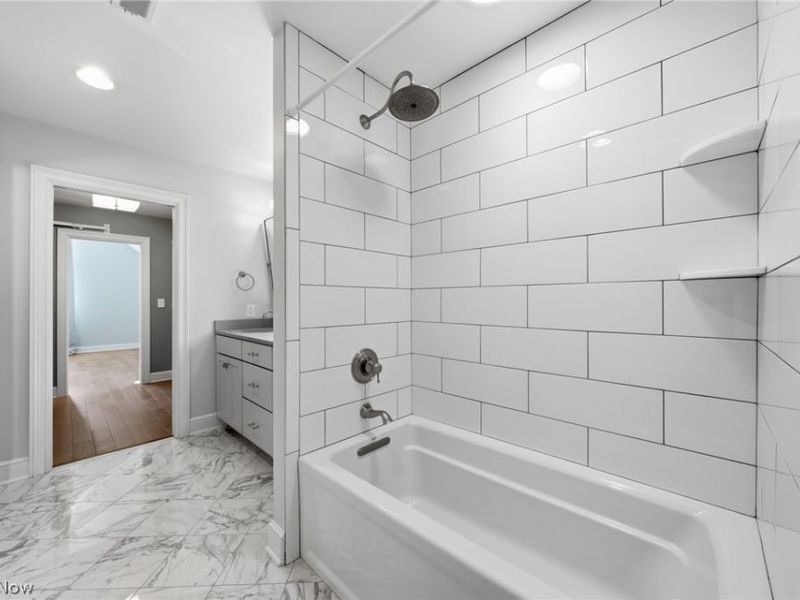 2144 W 6th Street, Cleveland, OH 44113 Photo 32