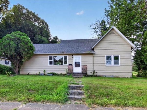 935 W Walnut Street, Nevada, MO 64772