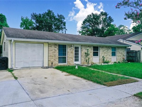 2412 RIVERBEND Drive , Violet, LA 70092