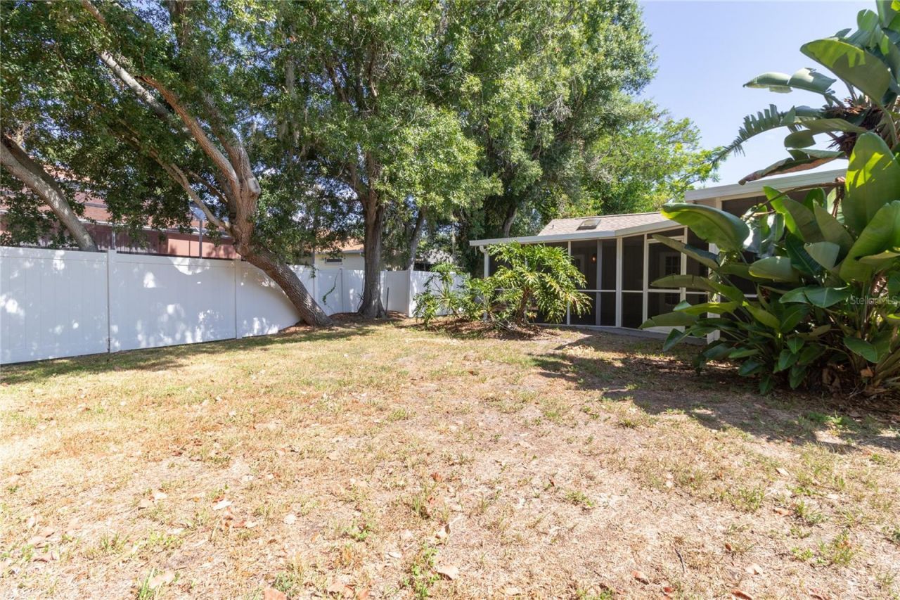 8232 Country Oaks Court , Sarasota, FL 34243 Photo