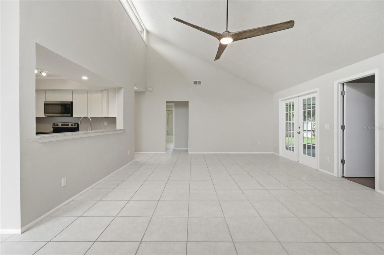 8232 Country Oaks Court, Sarasota, FL 34243 Photo