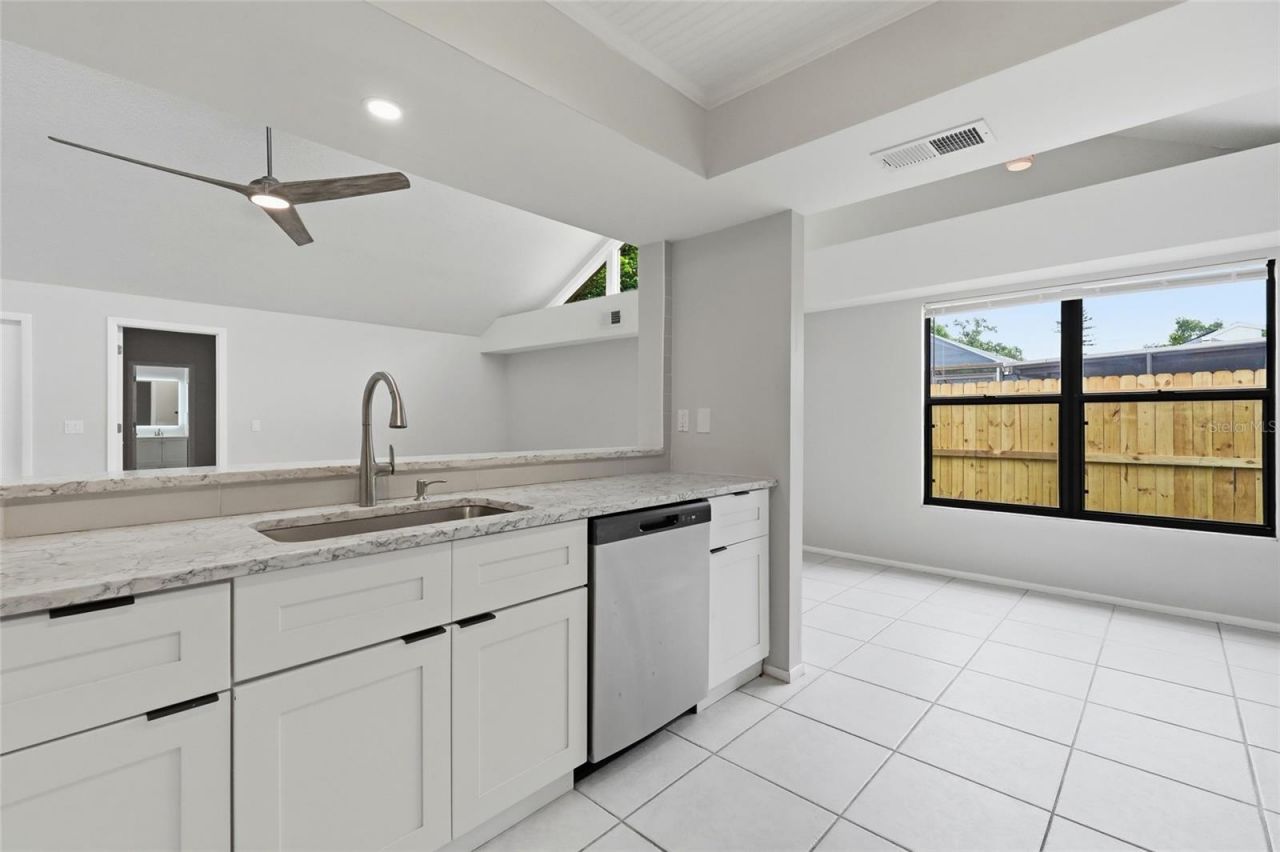 8232 Country Oaks Court, Sarasota, FL 34243 Photo